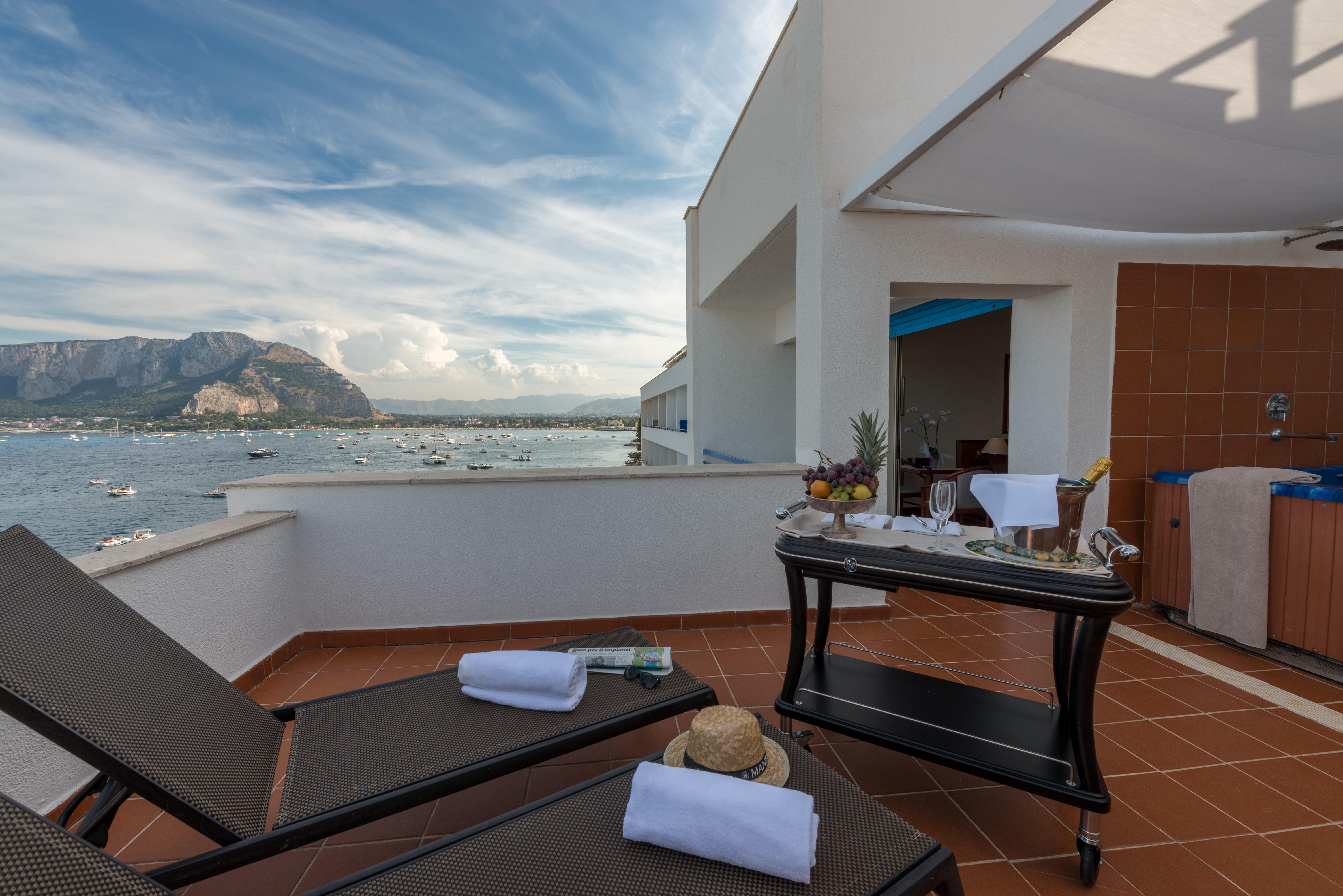Splendid Hotel La Torre Mondello Exteriör bild
