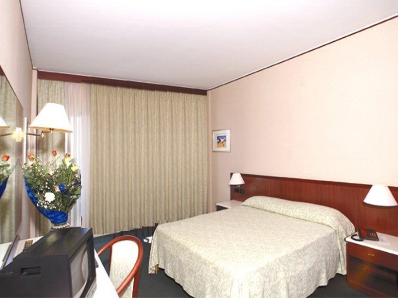 Splendid Hotel La Torre Mondello Exteriör bild